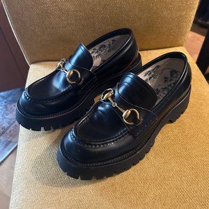 GUCCI horsebit leather lug sole loafers! SIZE 37 Black